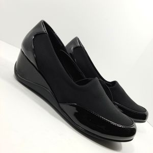 East 5th Womens Evard Round Toe Slip-On